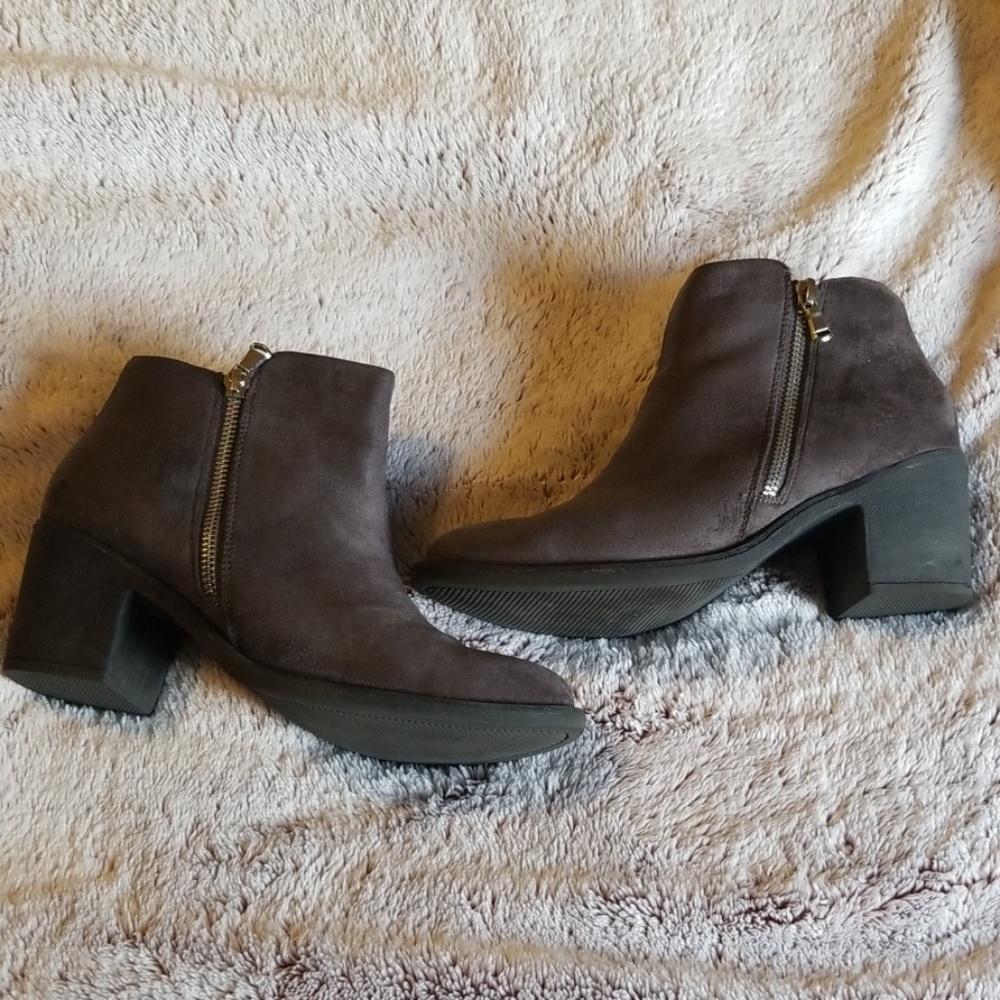 BONNIBEL Women's Mid Block Heel Ankle Booties